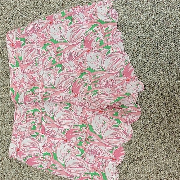 Lilly Pulitzer Pink Green Flamingo Buttercup Shorts Sz 2, Cotton. 5" Inseam - Picture 3 of 7
